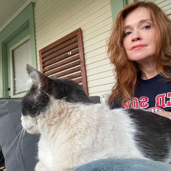 Meet your Posher, Emily - Picture 3 of 4